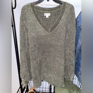 AVA-VIV V Neck Sweater